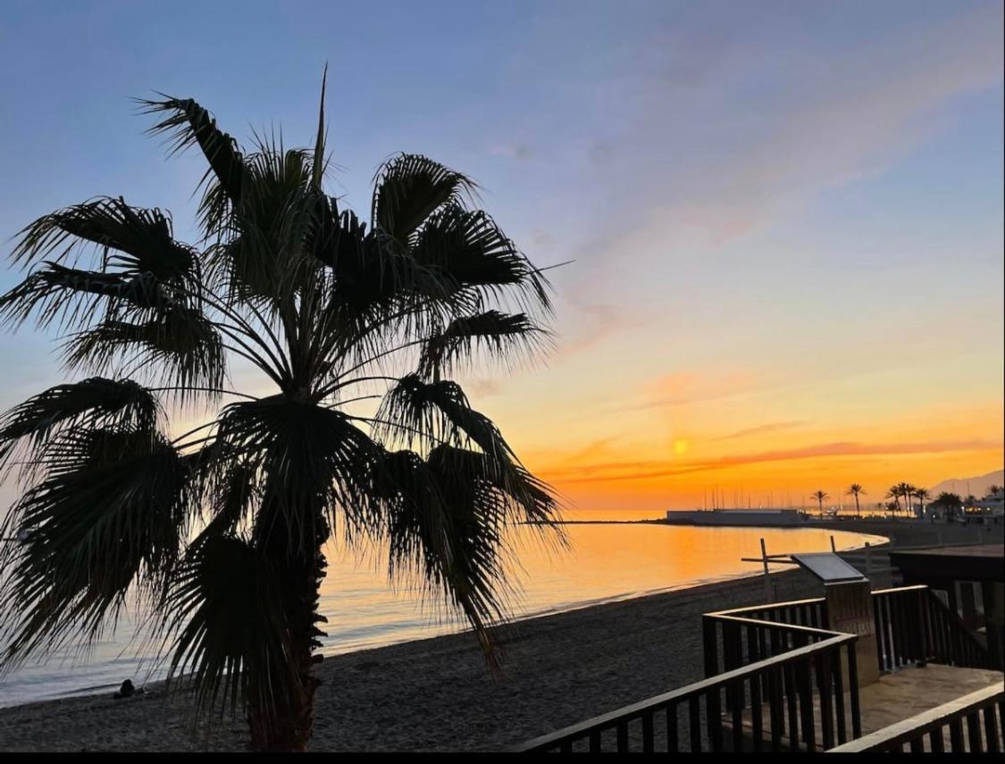 Marbella Beachfront Edificio Mayoral Primera Linea De Playa Y Centro Ciudad Con Barco Opcional 외부 사진