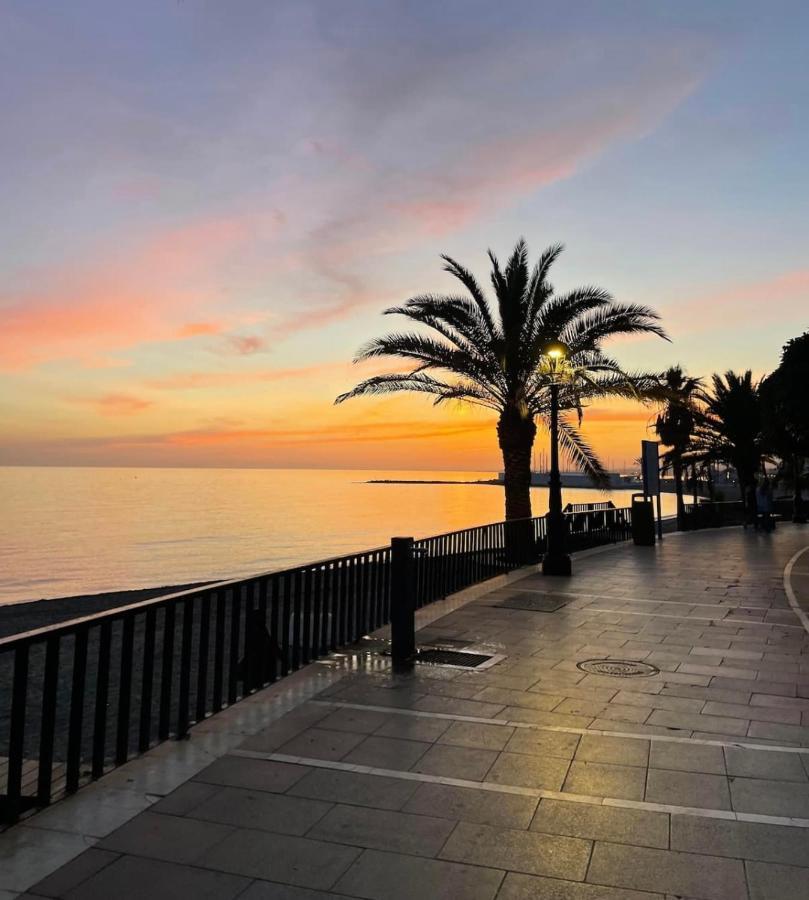 Marbella Beachfront Edificio Mayoral Primera Linea De Playa Y Centro Ciudad Con Barco Opcional 외부 사진