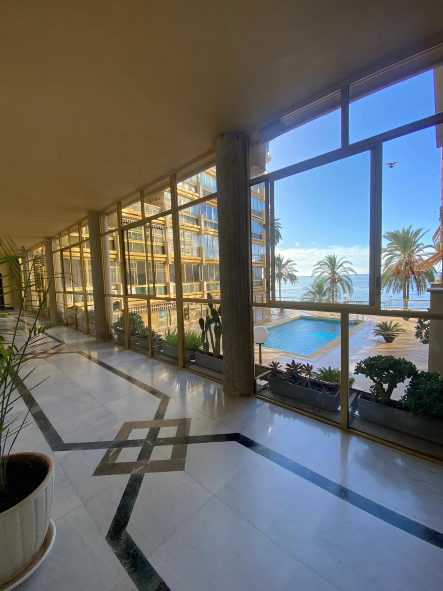 Marbella Beachfront Edificio Mayoral Primera Linea De Playa Y Centro Ciudad Con Barco Opcional 외부 사진