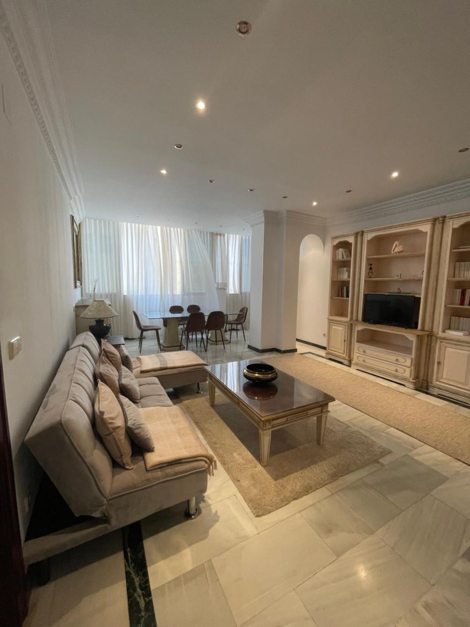 Marbella Beachfront Edificio Mayoral Primera Linea De Playa Y Centro Ciudad Con Barco Opcional 외부 사진